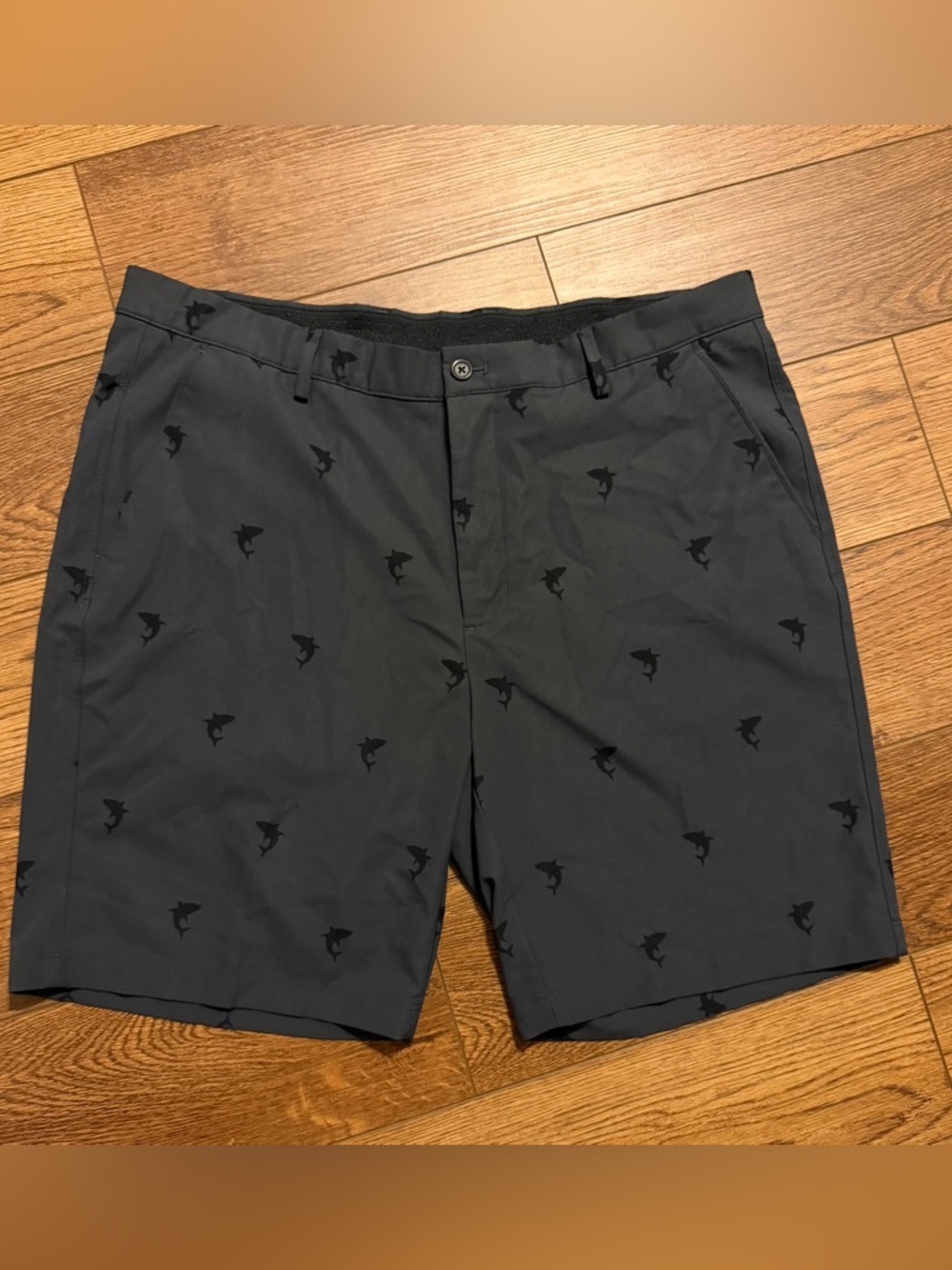 Men's Greg Norman Collection‎ Black Shark-Print Flat Front Golf Shorts sz 38